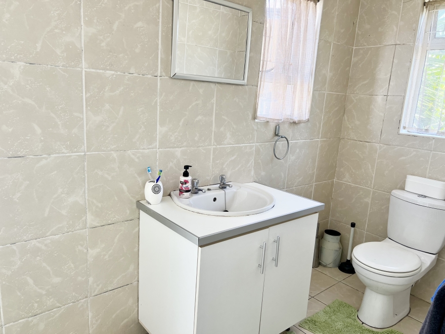 2 Bedroom Property for Sale in Fairfield Estate Western Cape